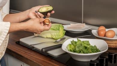 Une famille qui cuisine