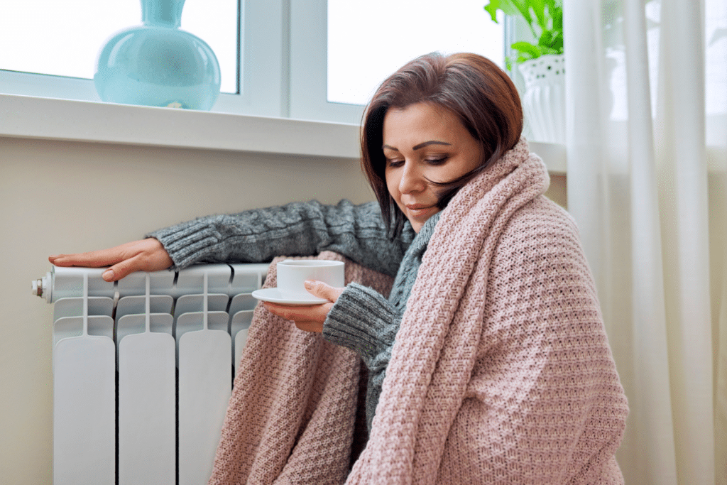 Femme au chaud.