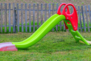 Toboggan vert en plastique