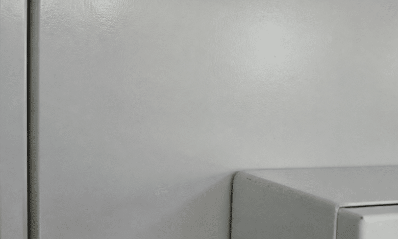 Peinture grise metallique nuance RAL 7035 sur surface lisse