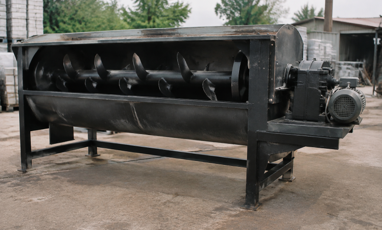 Vieux melangeur horizontal bac recyclage noir